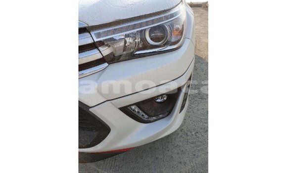 Buy Import Toyota Hilux White Car in Import - Dubai in A'ana Buy Import Toyota Hilux White Car in Import - Dubai in A'ana