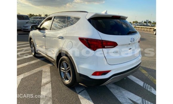 Acheter Import Voiture Hyundai Santa Fe Blanc à Import - Dubai, A'ana Acheter Import Voiture Hyundai Santa Fe Blanc à Import - Dubai, A'ana