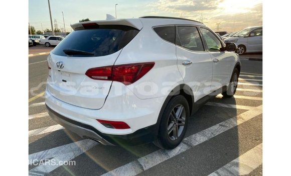 Acheter Import Voiture Hyundai Santa Fe Blanc à Import - Dubai, A'ana Acheter Import Voiture Hyundai Santa Fe Blanc à Import - Dubai, A'ana