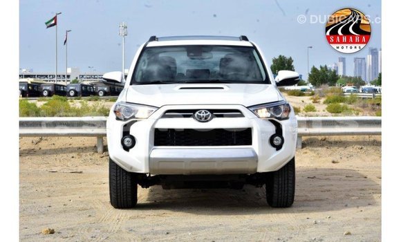Acheter Import Voiture Toyota 4Runner Blanc à Import - Dubai, A'ana Acheter Import Voiture Toyota 4Runner Blanc à Import - Dubai, A'ana