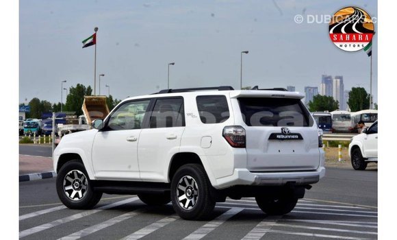 Acheter Import Voiture Toyota 4Runner Blanc à Import - Dubai, A'ana Acheter Import Voiture Toyota 4Runner Blanc à Import - Dubai, A'ana