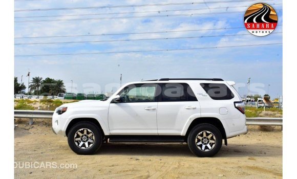 Acheter Import Voiture Toyota 4Runner Blanc à Import - Dubai, A'ana Acheter Import Voiture Toyota 4Runner Blanc à Import - Dubai, A'ana