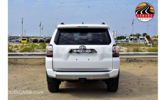 Acheter Import Voiture Toyota 4Runner Blanc à Import - Dubai, A'ana Acheter Import Voiture Toyota 4Runner Blanc à Import - Dubai, A'ana