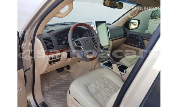 Buy Import Toyota Land Cruiser Other Car in Import - Dubai in A'ana Buy Import Toyota Land Cruiser Other Car in Import - Dubai in A'ana