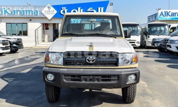 Acheter Import Voiture Toyota Land Cruiser Beige à Import - Dubai, A'ana Acheter Import Voiture Toyota Land Cruiser Beige à Import - Dubai, A'ana
