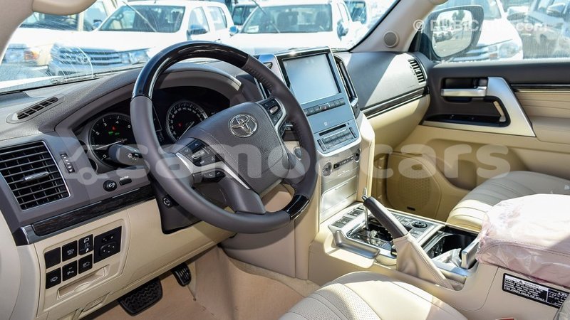 Big with watermark toyota land cruiser a'ana import dubai 3077