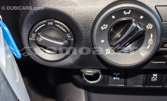 Acheter Import Voiture Toyota Hilux Blanc à Import - Dubai, A'ana Acheter Import Voiture Toyota Hilux Blanc à Import - Dubai, A'ana