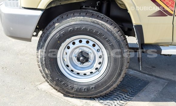 Acheter Import Voiture Toyota Land Cruiser Beige à Import - Dubai, A'ana Acheter Import Voiture Toyota Land Cruiser Beige à Import - Dubai, A'ana