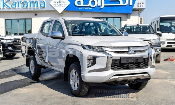 Acheter Import Voiture Mitsubishi L200 Blanc à Import - Dubai, A'ana Acheter Import Voiture Mitsubishi L200 Blanc à Import - Dubai, A'ana