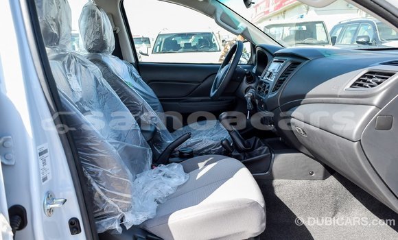 Acheter Import Voiture Mitsubishi L200 Blanc à Import - Dubai, A'ana Acheter Import Voiture Mitsubishi L200 Blanc à Import - Dubai, A'ana