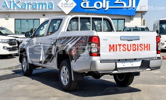 Acheter Import Voiture Mitsubishi L200 Blanc à Import - Dubai, A'ana Acheter Import Voiture Mitsubishi L200 Blanc à Import - Dubai, A'ana