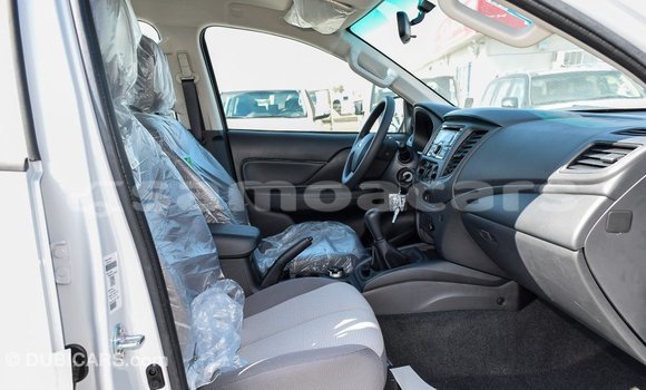 Acheter Import Voiture Mitsubishi L200 Blanc à Import - Dubai, A'ana Acheter Import Voiture Mitsubishi L200 Blanc à Import - Dubai, A'ana