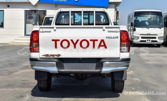 Buy Import Toyota Hilux White Car in Import - Dubai in A'ana Buy Import Toyota Hilux White Car in Import - Dubai in A'ana