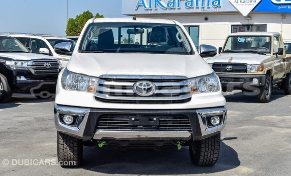 Acheter Import Voiture Toyota Hilux Blanc à Import - Dubai, A'ana Acheter Import Voiture Toyota Hilux Blanc à Import - Dubai, A'ana