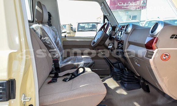 Acheter Import Voiture Toyota Land Cruiser Beige à Import - Dubai, A'ana Acheter Import Voiture Toyota Land Cruiser Beige à Import - Dubai, A'ana