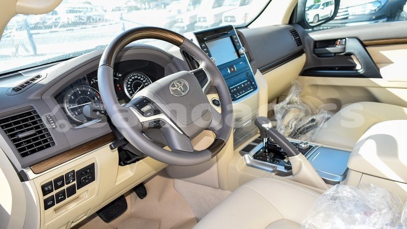 Big with watermark toyota land cruiser a'ana import dubai 3092