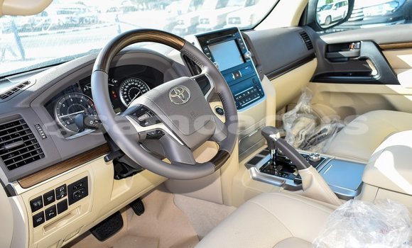 Acheter Import Voiture Toyota Land Cruiser Noir à Import - Dubai, A'ana Acheter Import Voiture Toyota Land Cruiser Noir à Import - Dubai, A'ana