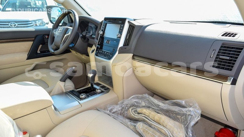 Big with watermark toyota land cruiser a'ana import dubai 3092