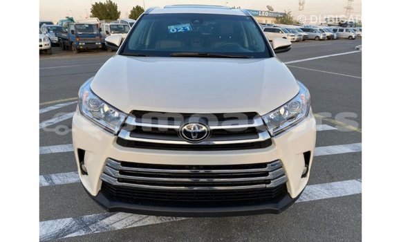 Acheter Import Voiture Toyota Highlander Blanc à Import - Dubai, A'ana Acheter Import Voiture Toyota Highlander Blanc à Import - Dubai, A'ana