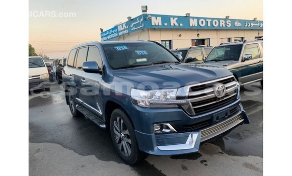 Acheter Import Voiture Toyota Land Cruiser Bleu à Import - Dubai, A'ana Acheter Import Voiture Toyota Land Cruiser Bleu à Import - Dubai, A'ana