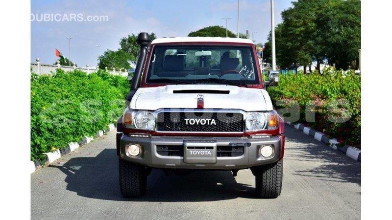 Big with watermark toyota land cruiser a'ana import dubai 3115