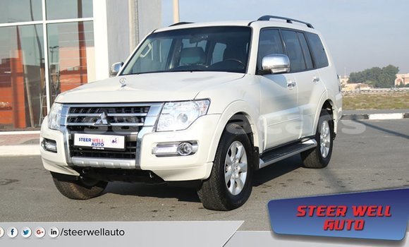 Acheter Import Voiture Mitsubishi Pajero Blanc à Import - Dubai, A'ana Acheter Import Voiture Mitsubishi Pajero Blanc à Import - Dubai, A'ana