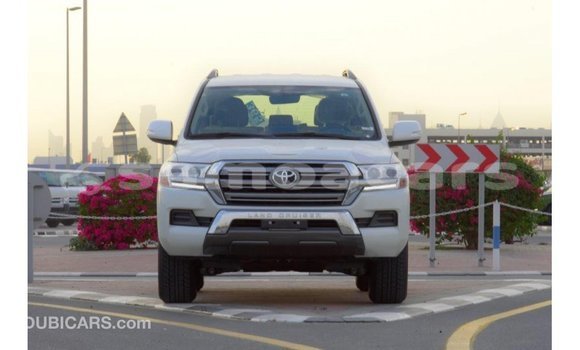 Buy Import Toyota Land Cruiser White Car in Import - Dubai in A'ana Buy Import Toyota Land Cruiser White Car in Import - Dubai in A'ana