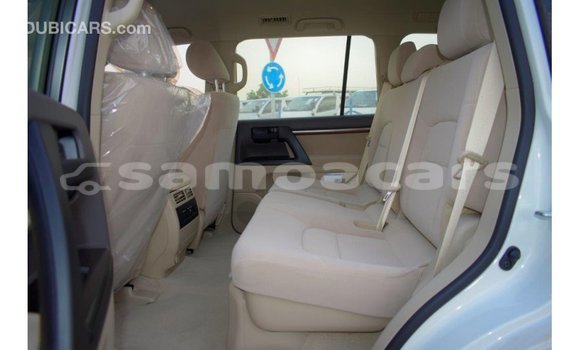 Buy Import Toyota Land Cruiser White Car in Import - Dubai in A'ana Buy Import Toyota Land Cruiser White Car in Import - Dubai in A'ana