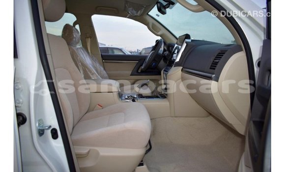 Buy Import Toyota Land Cruiser White Car in Import - Dubai in A'ana Buy Import Toyota Land Cruiser White Car in Import - Dubai in A'ana