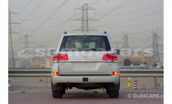 Buy Import Toyota Land Cruiser White Car in Import - Dubai in A'ana Buy Import Toyota Land Cruiser White Car in Import - Dubai in A'ana