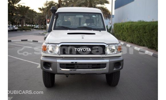 Buy Import Toyota Land Cruiser White Car in Import - Dubai in A'ana Buy Import Toyota Land Cruiser White Car in Import - Dubai in A'ana