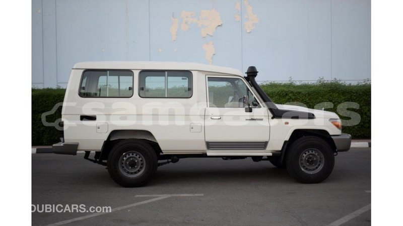 Big with watermark toyota land cruiser a'ana import dubai 3130