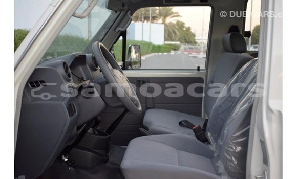 Buy Import Toyota Land Cruiser White Car in Import - Dubai in A'ana Buy Import Toyota Land Cruiser White Car in Import - Dubai in A'ana