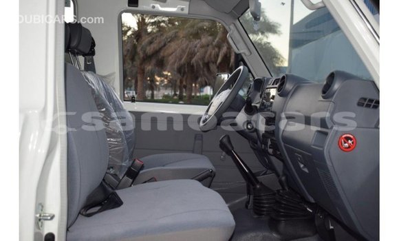 Buy Import Toyota Land Cruiser White Car in Import - Dubai in A'ana Buy Import Toyota Land Cruiser White Car in Import - Dubai in A'ana