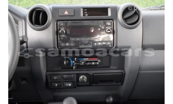 Buy Import Toyota Land Cruiser White Car in Import - Dubai in A'ana Buy Import Toyota Land Cruiser White Car in Import - Dubai in A'ana