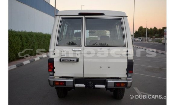 Buy Import Toyota Land Cruiser White Car in Import - Dubai in A'ana Buy Import Toyota Land Cruiser White Car in Import - Dubai in A'ana