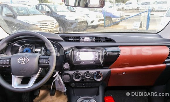 Buy Import Toyota Hilux White Car in Import - Dubai in A'ana Buy Import Toyota Hilux White Car in Import - Dubai in A'ana