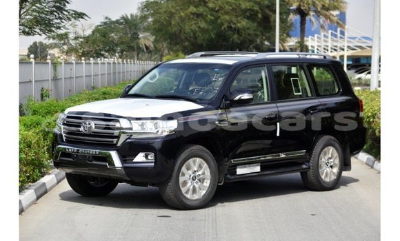 Acheter Import Voiture Toyota Land Cruiser Noir à Import - Dubai, A'ana Acheter Import Voiture Toyota Land Cruiser Noir à Import - Dubai, A'ana