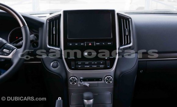 Acheter Import Voiture Toyota Land Cruiser Noir à Import - Dubai, A'ana Acheter Import Voiture Toyota Land Cruiser Noir à Import - Dubai, A'ana