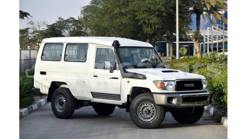 Big with watermark toyota land cruiser a'ana import dubai 3145