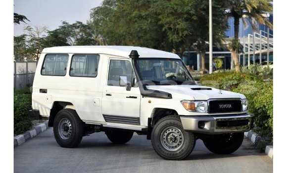 Buy Import Toyota Land Cruiser White Car in Import - Dubai in A'ana Buy Import Toyota Land Cruiser White Car in Import - Dubai in A'ana