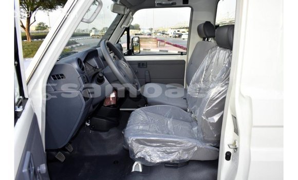 Buy Import Toyota Land Cruiser White Car in Import - Dubai in A'ana Buy Import Toyota Land Cruiser White Car in Import - Dubai in A'ana