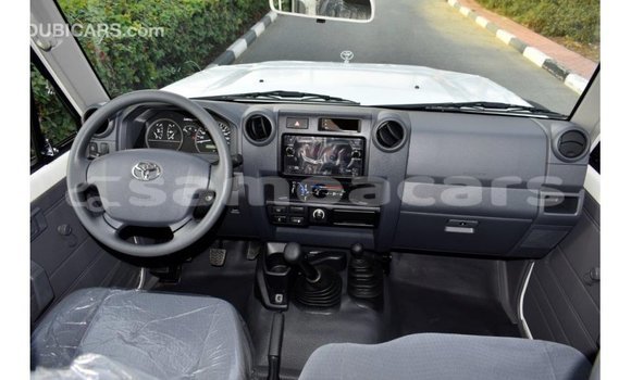 Buy Import Toyota Land Cruiser White Car in Import - Dubai in A'ana Buy Import Toyota Land Cruiser White Car in Import - Dubai in A'ana
