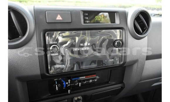 Buy Import Toyota Land Cruiser White Car in Import - Dubai in A'ana Buy Import Toyota Land Cruiser White Car in Import - Dubai in A'ana