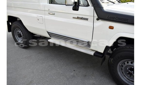 Buy Import Toyota Land Cruiser White Car in Import - Dubai in A'ana Buy Import Toyota Land Cruiser White Car in Import - Dubai in A'ana