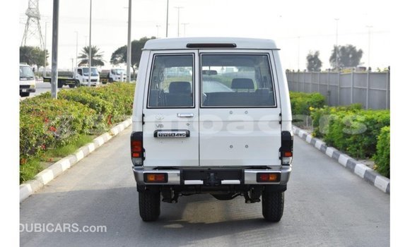 Buy Import Toyota Land Cruiser White Car in Import - Dubai in A'ana Buy Import Toyota Land Cruiser White Car in Import - Dubai in A'ana