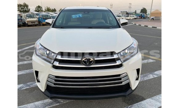 Acheter Import Voiture Toyota Highlander Blanc à Import - Dubai, A'ana Acheter Import Voiture Toyota Highlander Blanc à Import - Dubai, A'ana