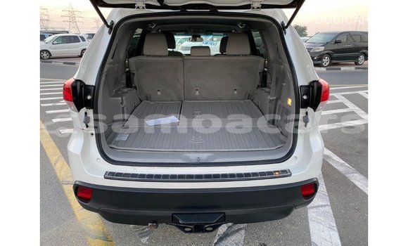 Acheter Import Voiture Toyota Highlander Blanc à Import - Dubai, A'ana Acheter Import Voiture Toyota Highlander Blanc à Import - Dubai, A'ana