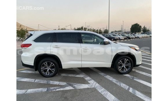Acheter Import Voiture Toyota Highlander Blanc à Import - Dubai, A'ana Acheter Import Voiture Toyota Highlander Blanc à Import - Dubai, A'ana