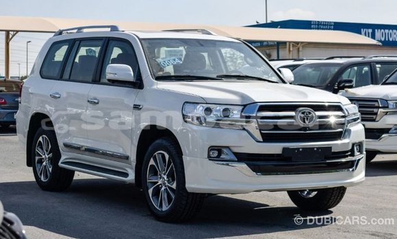Buy Import Toyota Land Cruiser White Car in Import - Dubai in A'ana Buy Import Toyota Land Cruiser White Car in Import - Dubai in A'ana
